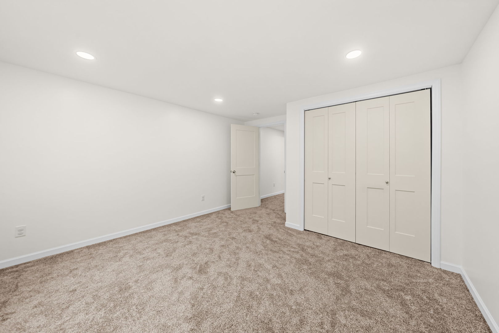 749 Oxford Drive Property Photo 30