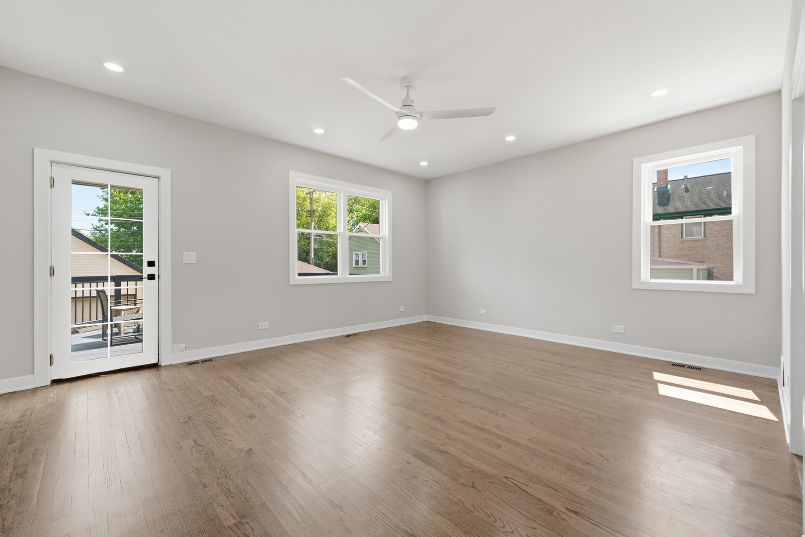 4305 N Mobile Avenue Property Photo 13