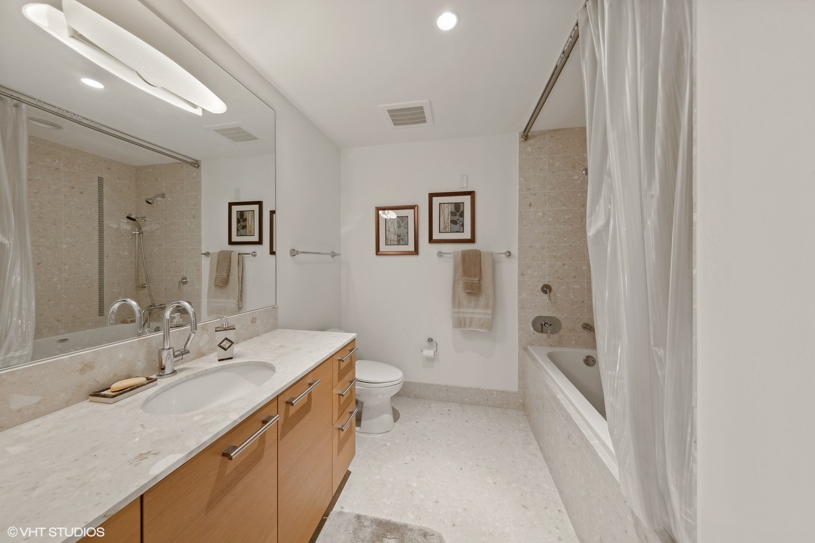 340 E Randolph Street 1000 Property Photo 11