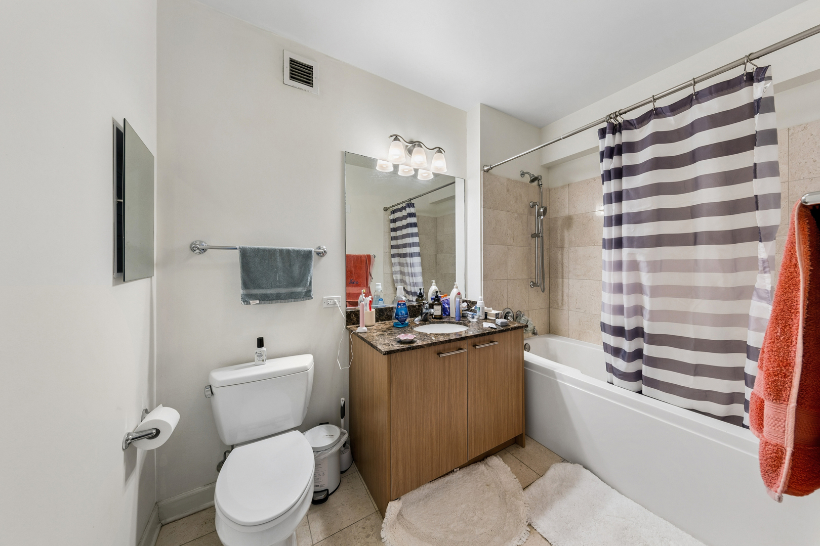 225 N Columbus Drive 6009 Property Photo 11