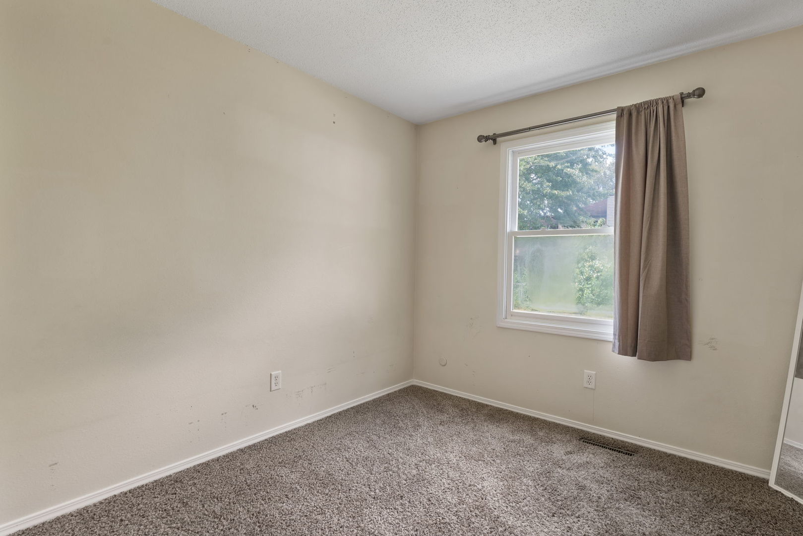 1508 W 47th Street Property Photo 17