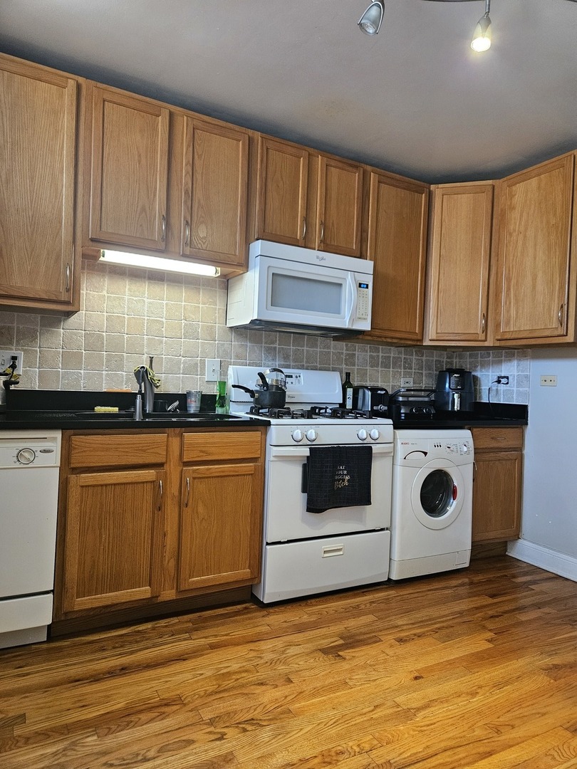 7213 S Yates Boulevard 3a Property Photo 4