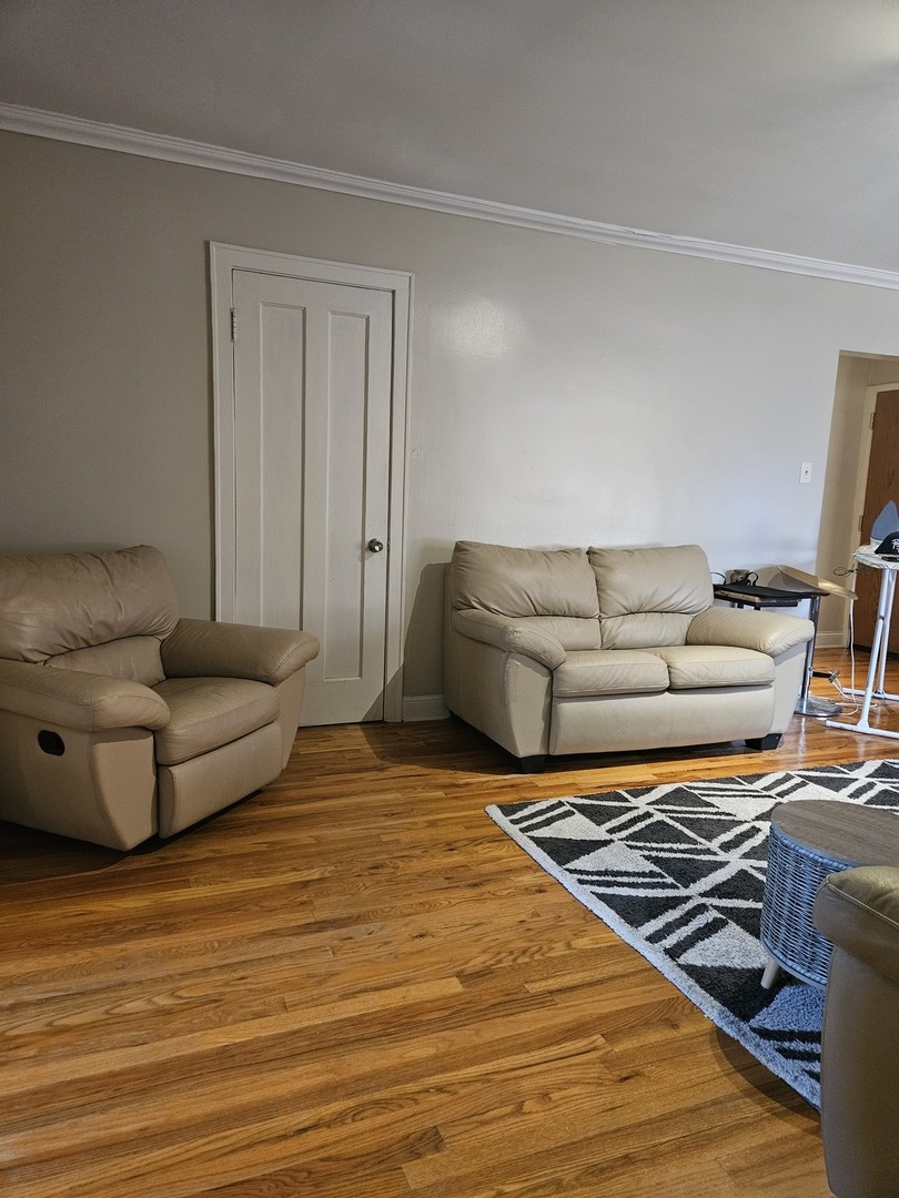 7213 S Yates Boulevard 3a Property Photo 6