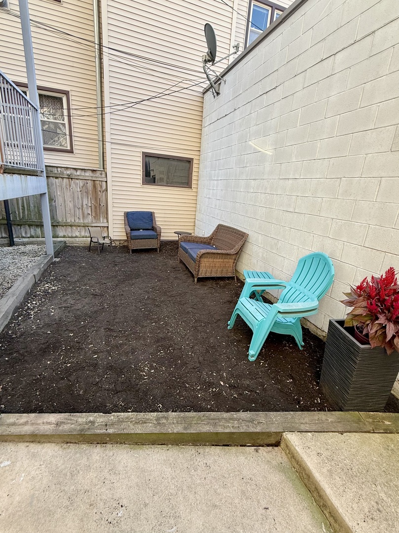 2207 W Belmont Avenue 3 Property Photo 14