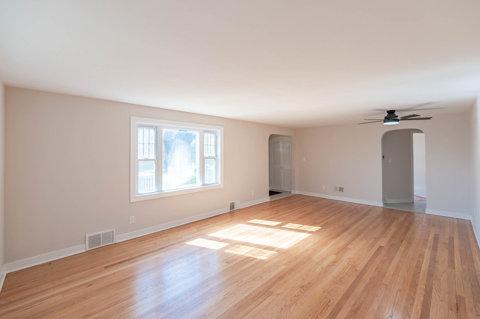 924 Broadway Avenue Property Photo 3