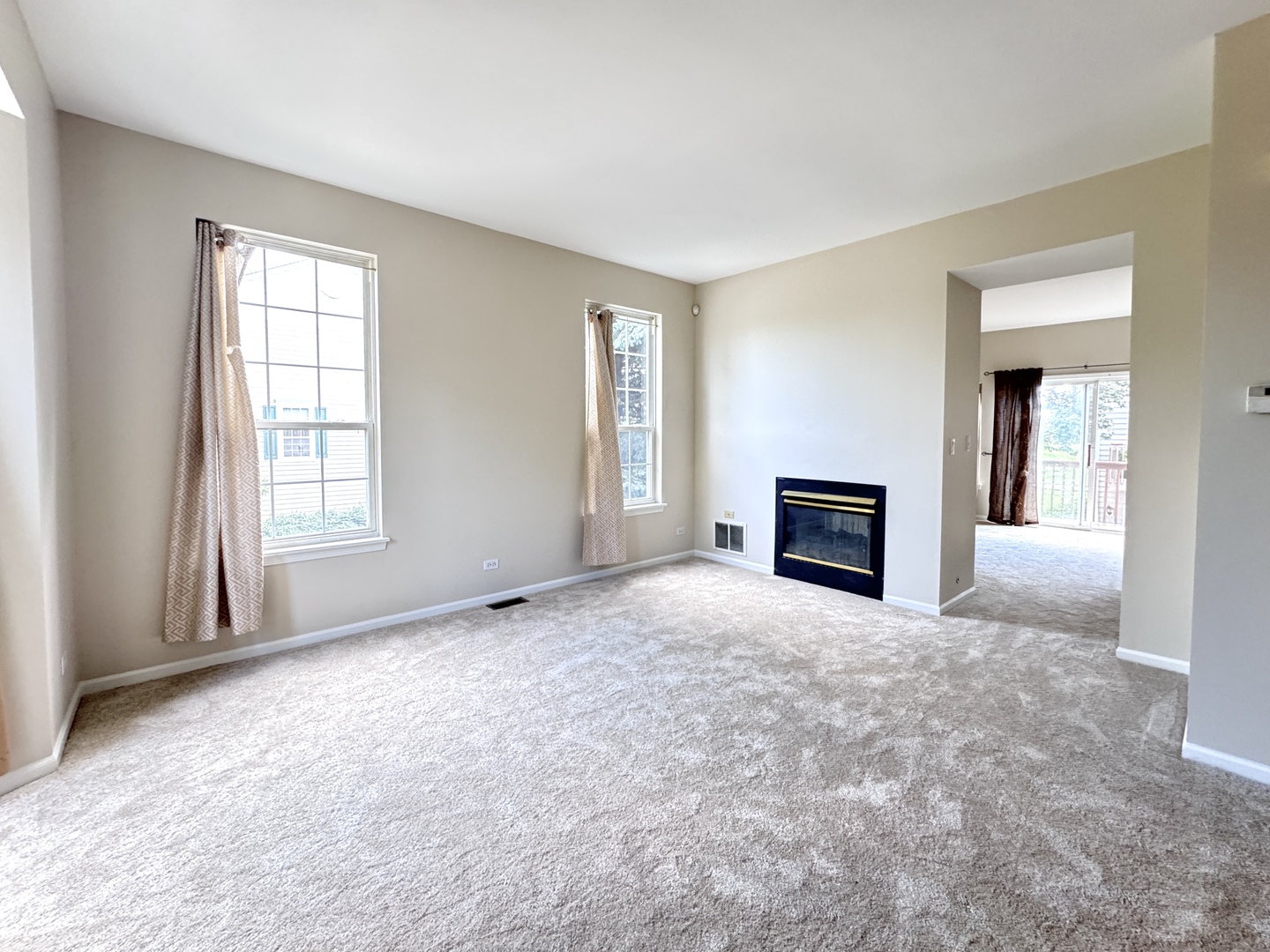 2424 Courtyard Circle 5 Property Photo 4