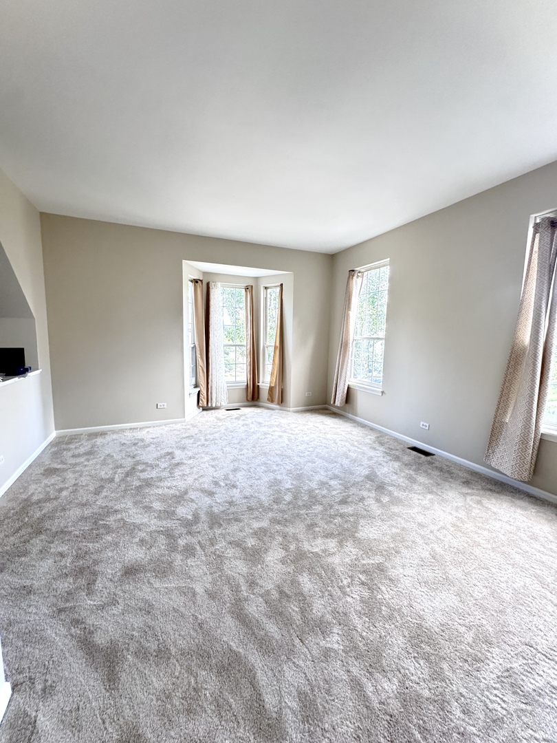 2424 Courtyard Circle 5 Property Photo 5