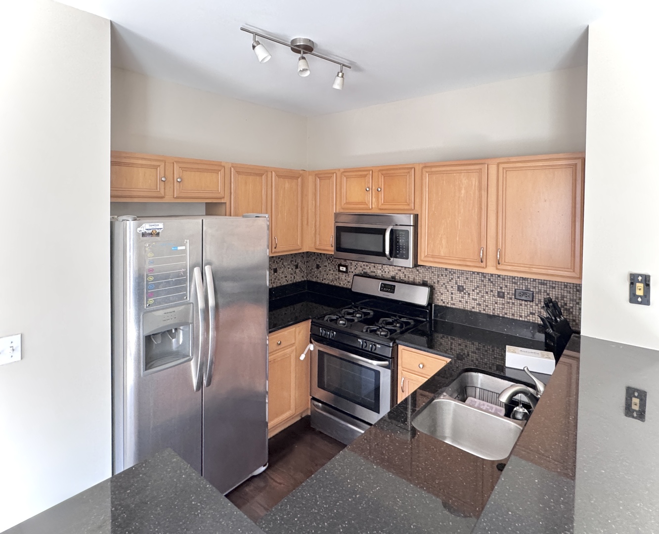 2424 Courtyard Circle 5 Property Photo 10