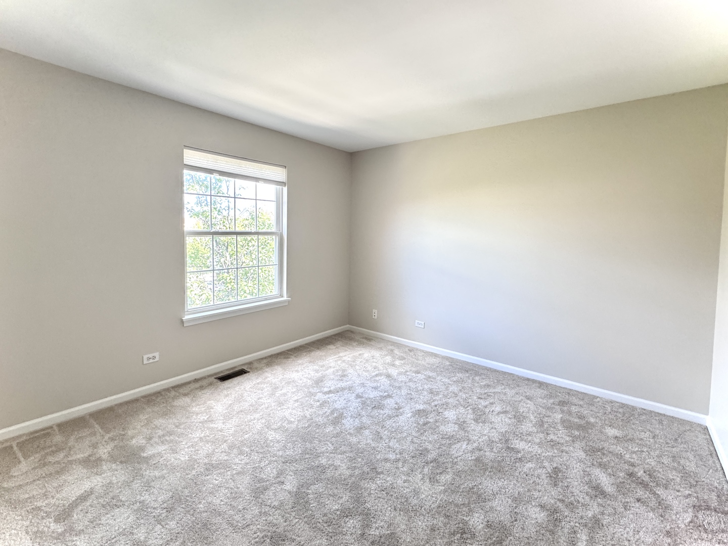 2424 Courtyard Circle 5 Property Photo 17
