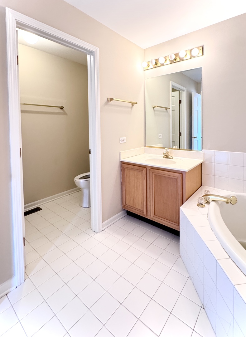 2424 Courtyard Circle 5 Property Photo 23