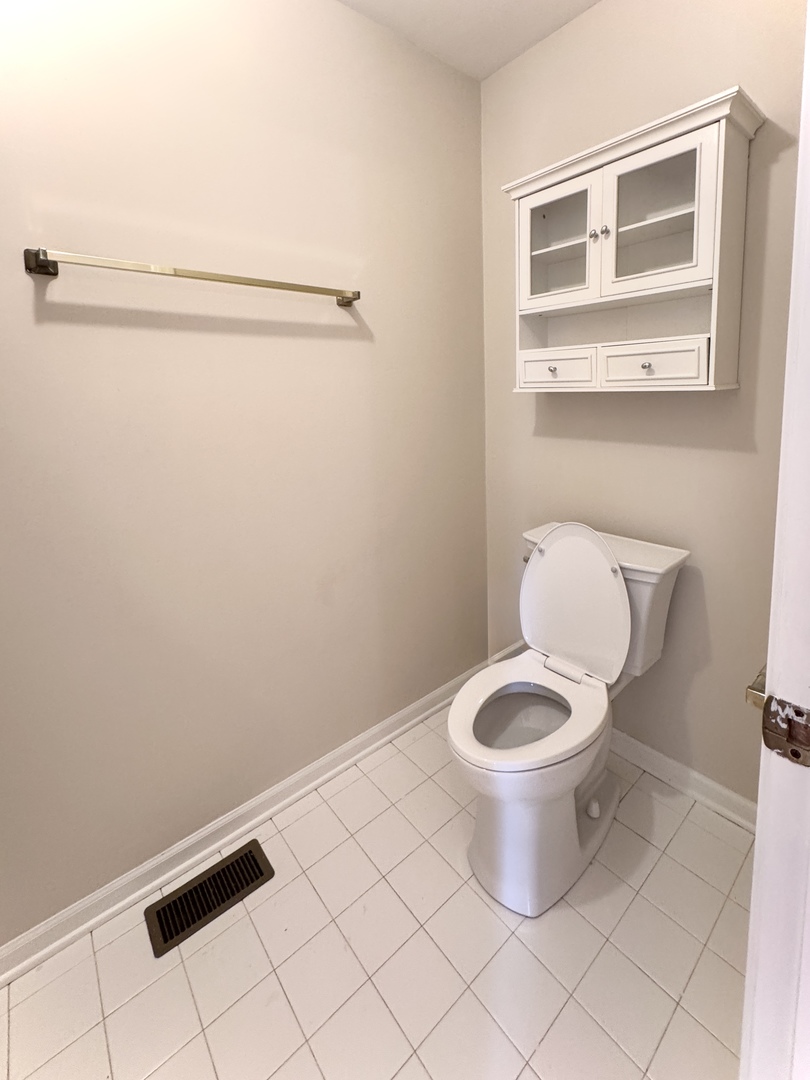 2424 Courtyard Circle 5 Property Photo 24