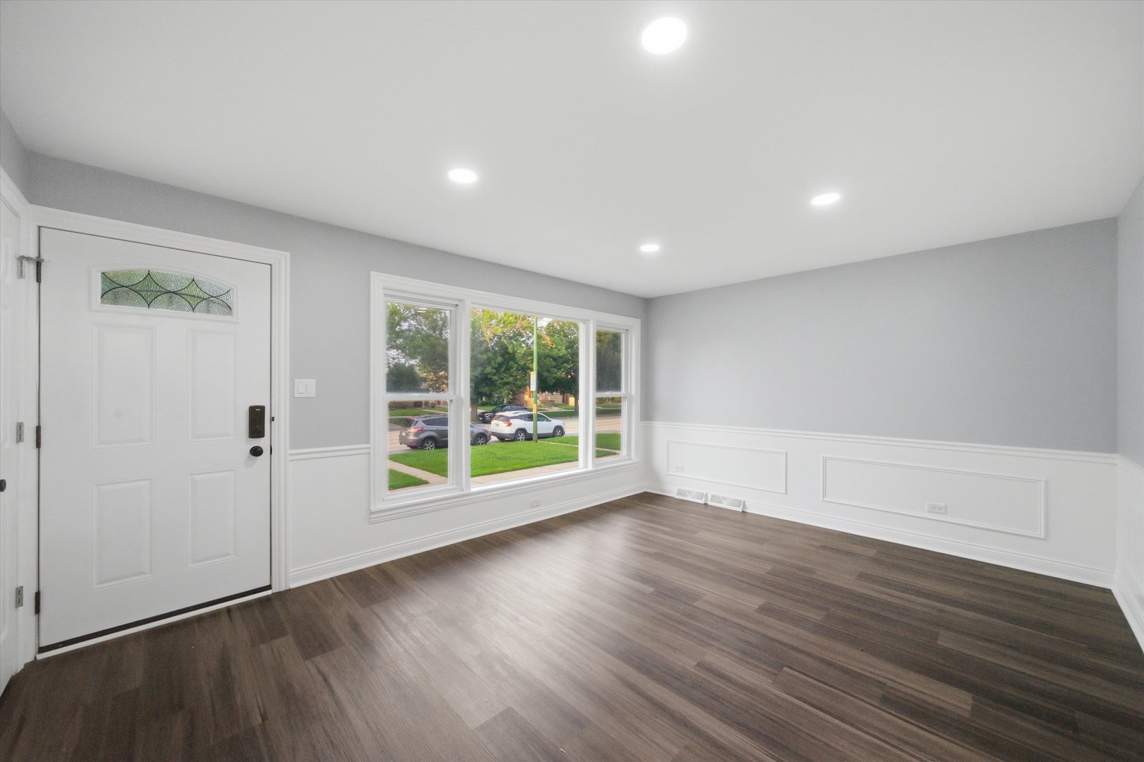 2805 E 130th Street Property Photo 4