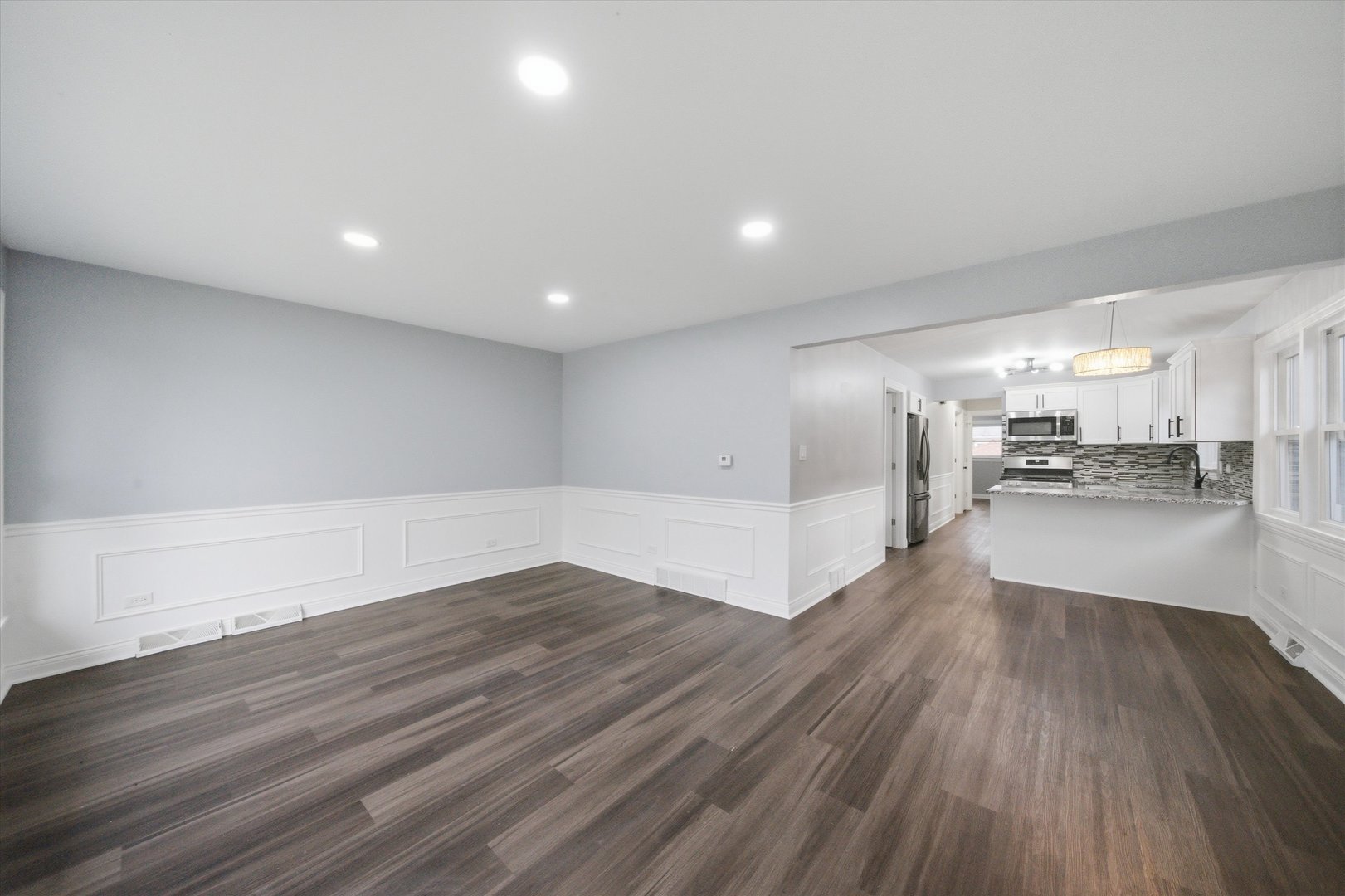 2805 E 130th Street Property Photo 5