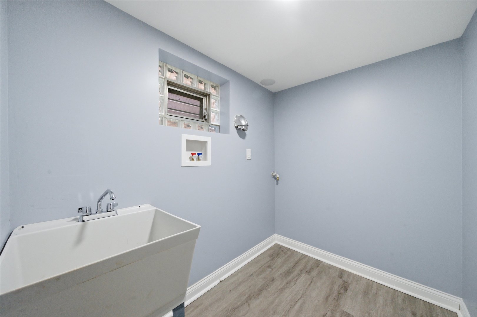 2805 E 130th Street Property Photo 16