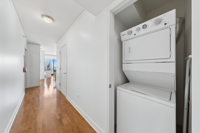 225 N Columbus Street 6009 Property Photo 6