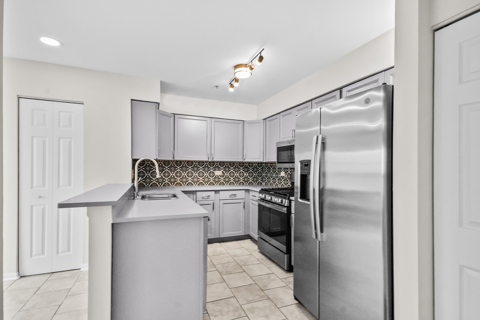 1321 Orleans Drive Property Photo 4