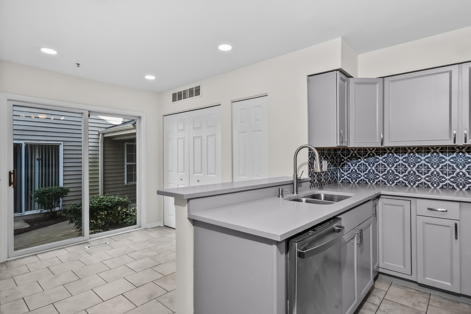 1321 Orleans Drive Property Photo 6