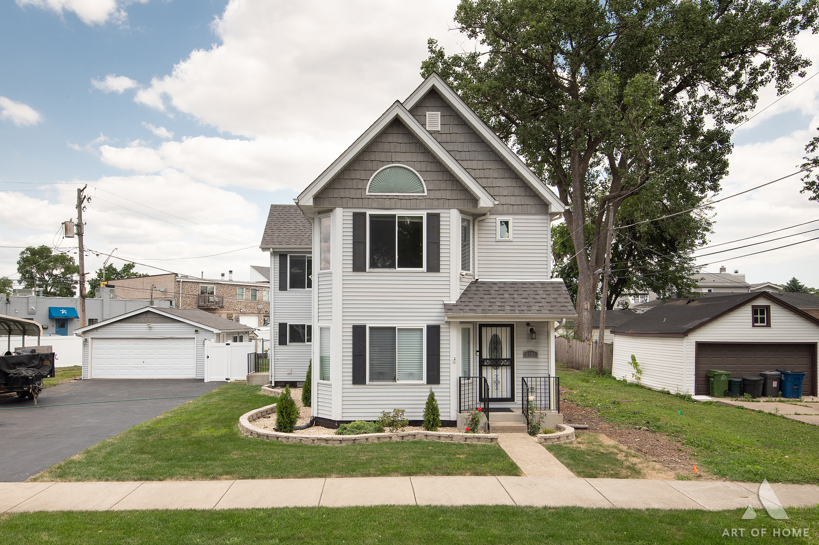 6120 W 98th Street Property Photo 1