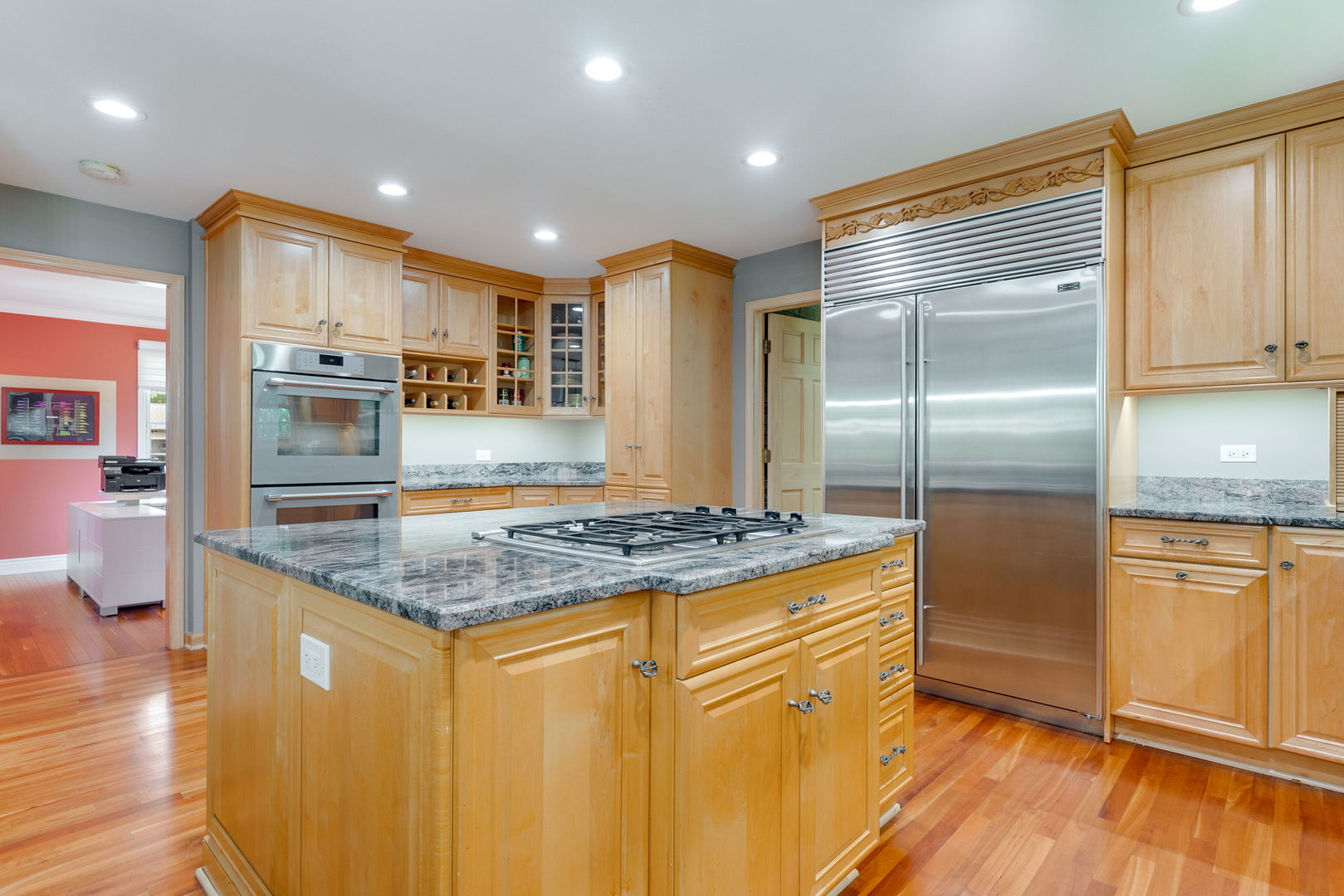 174 S Montclair Avenue Property Photo 6
