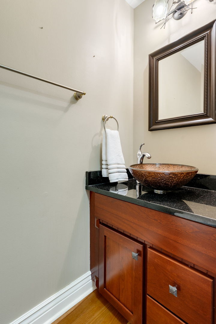 174 S Montclair Avenue Property Photo 10