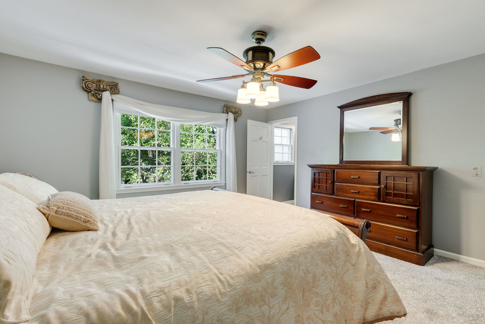 174 S Montclair Avenue Property Photo 15