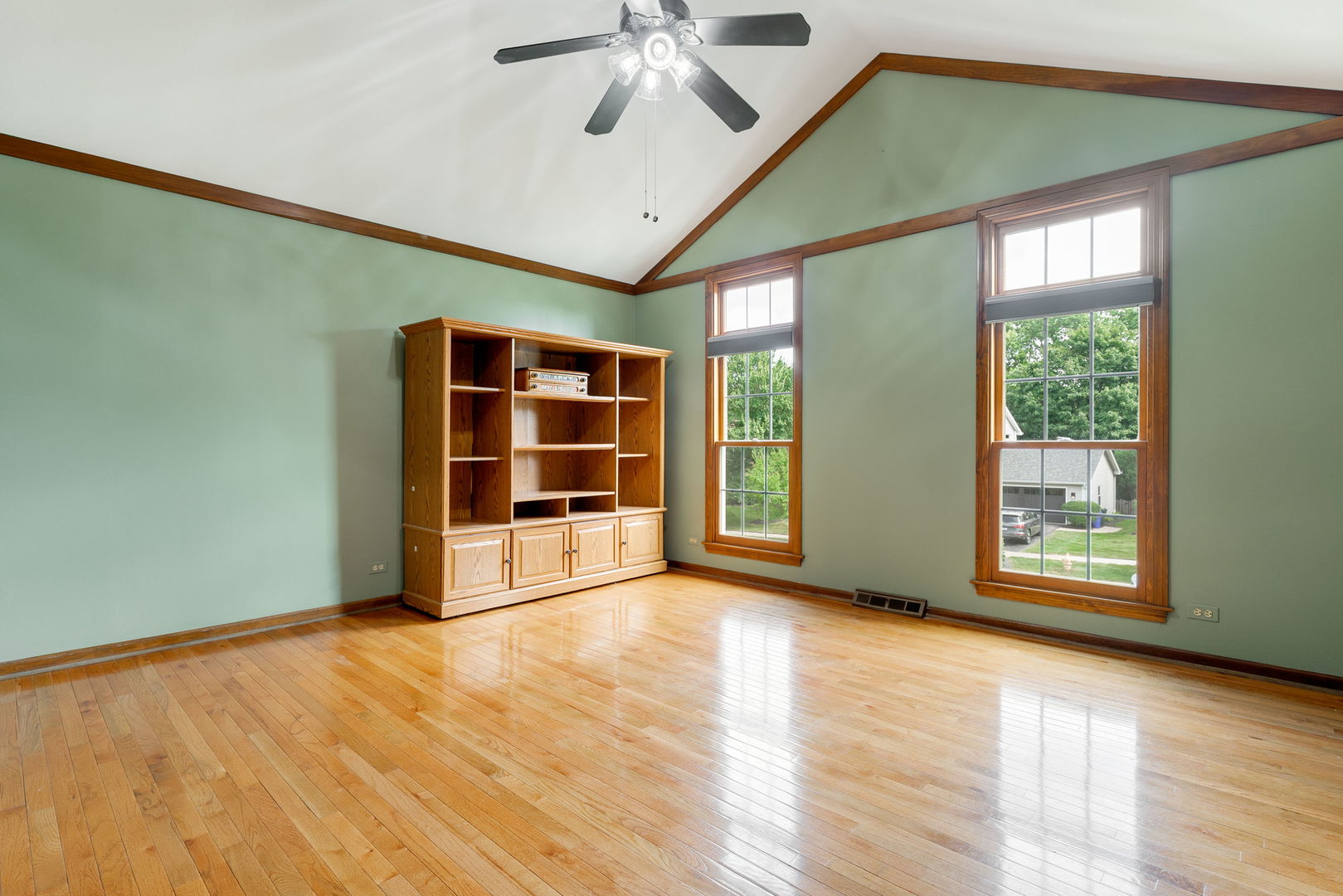 174 S Montclair Avenue Property Photo 17