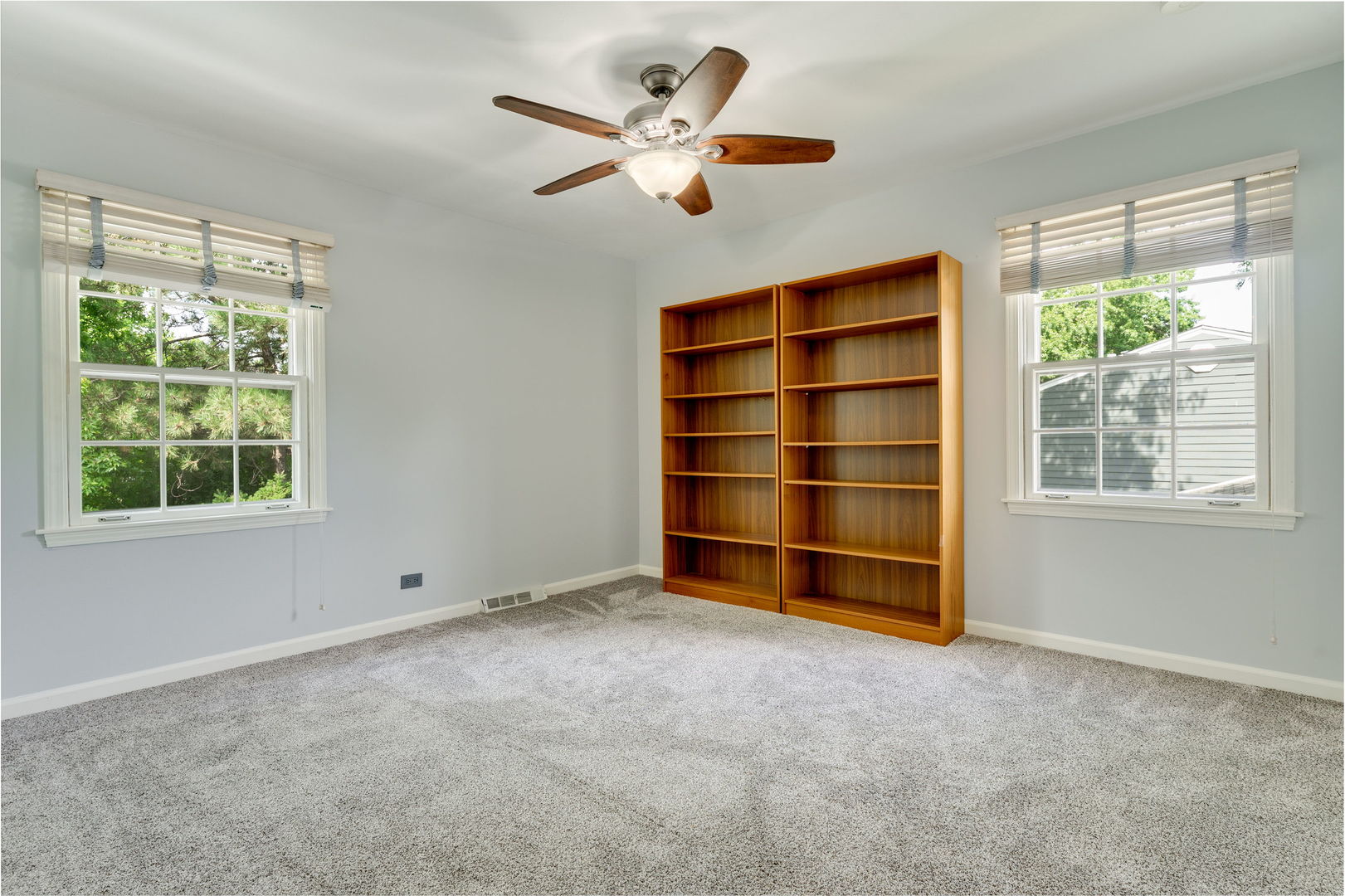 174 S Montclair Avenue Property Photo 18