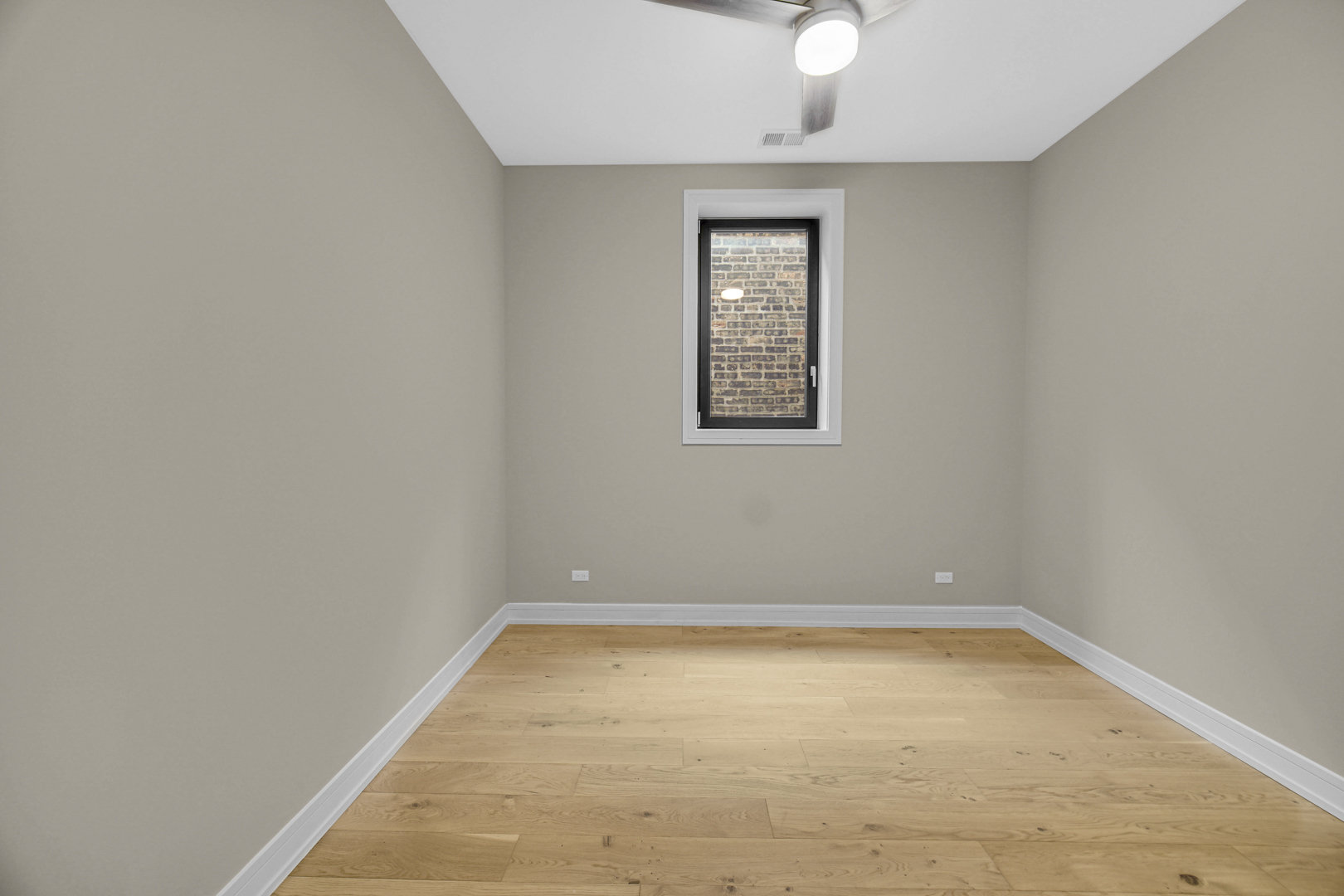 1203 W Augusta Boulevard 2s Property Photo 10