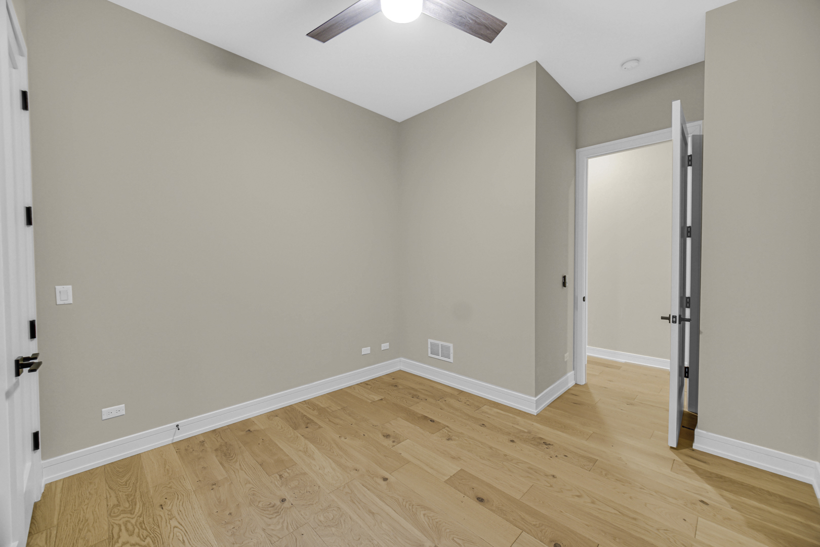 1203 W Augusta Boulevard 2s Property Photo 12