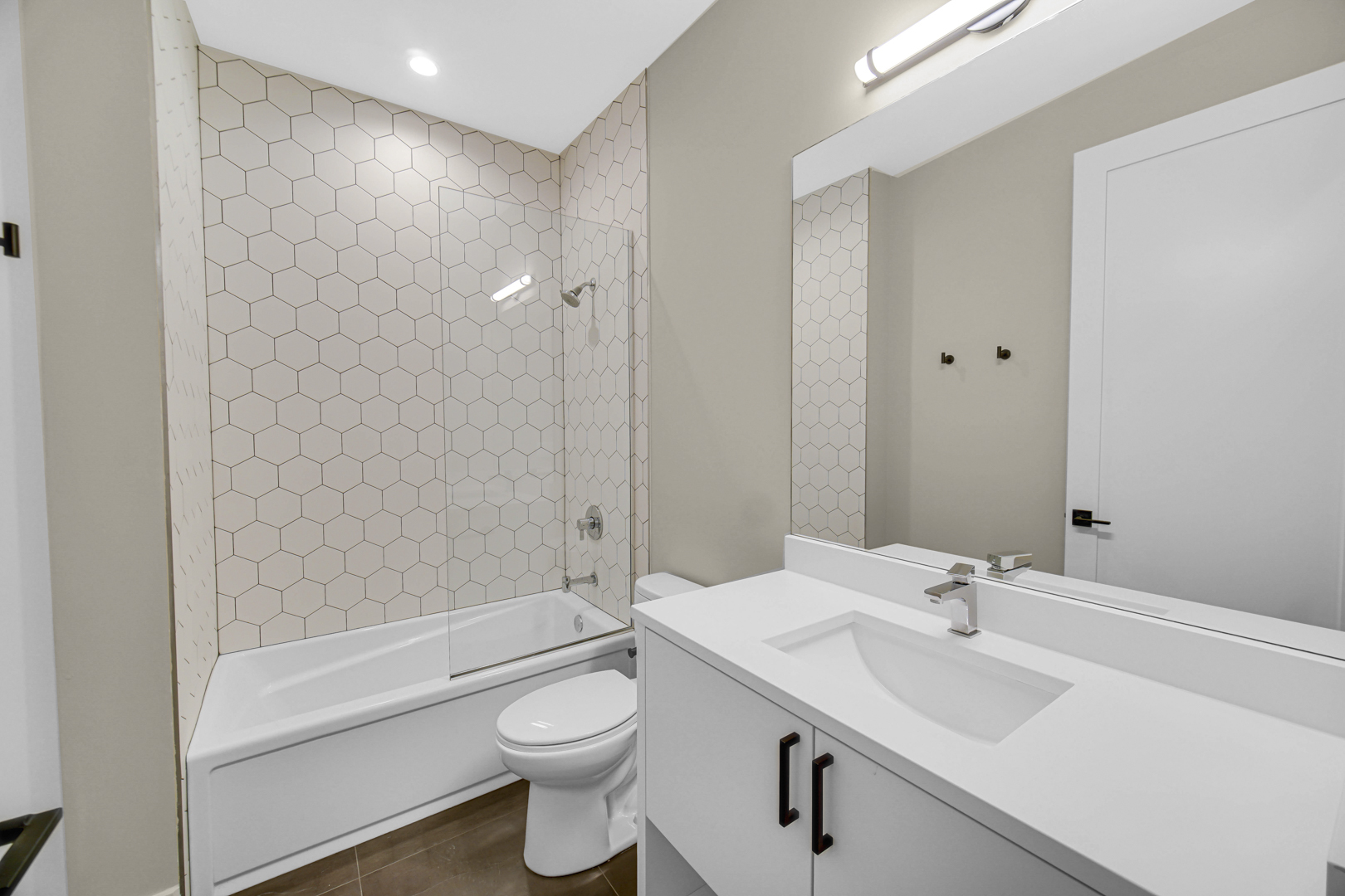 1203 W Augusta Boulevard 2s Property Photo 14