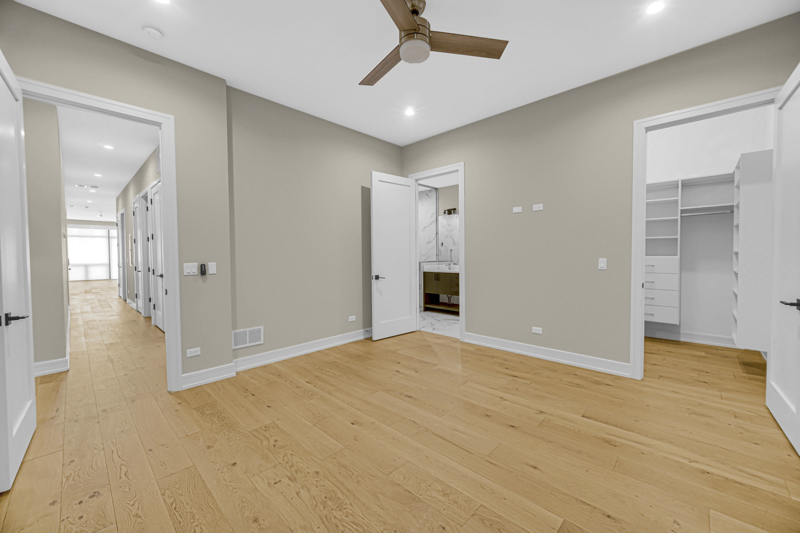 1203 W Augusta Boulevard 2s Property Photo 16