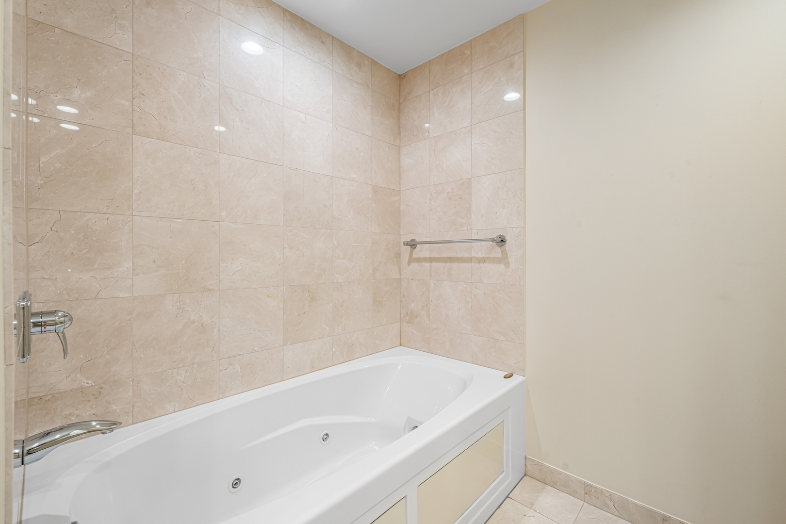 130 N Garland Court 3102 Property Photo 24