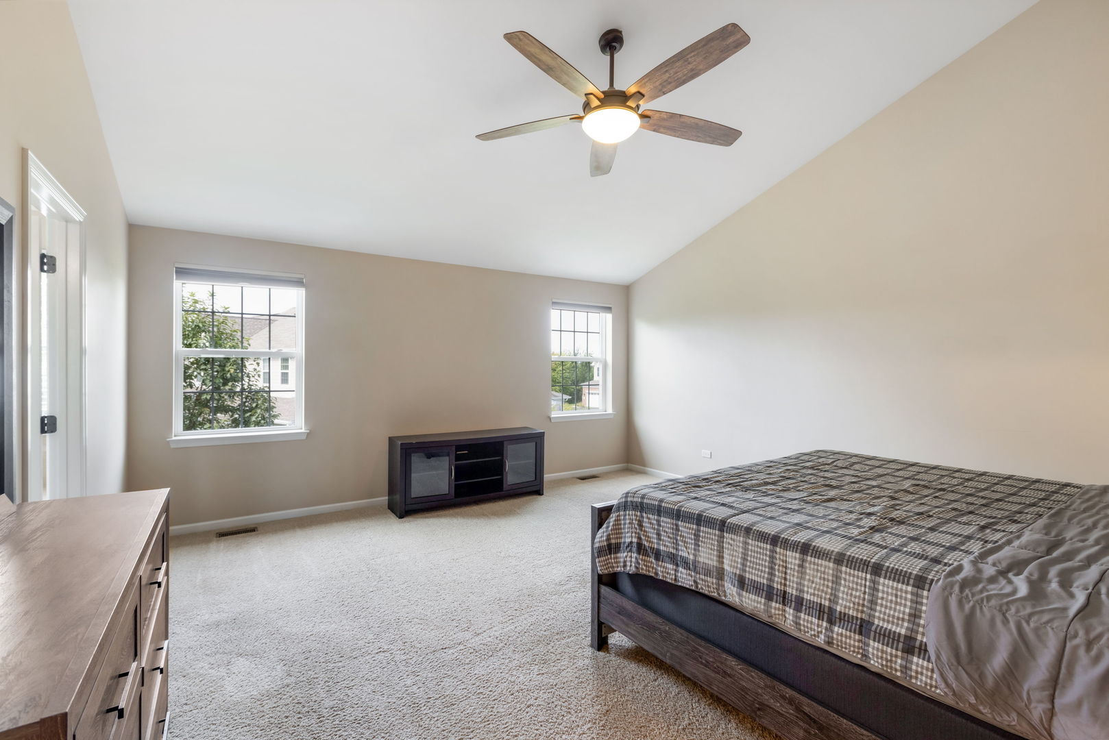 1158 Falcon Ridge Drive Property Photo 14
