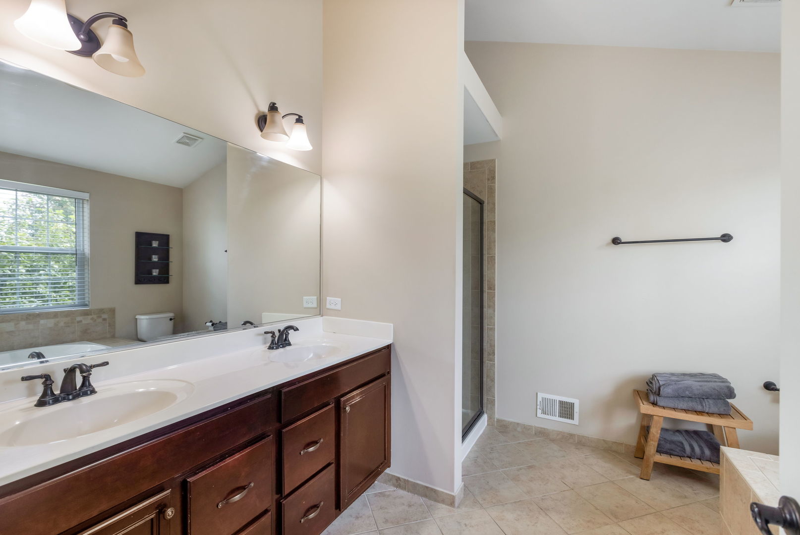 1158 Falcon Ridge Drive Property Photo 16