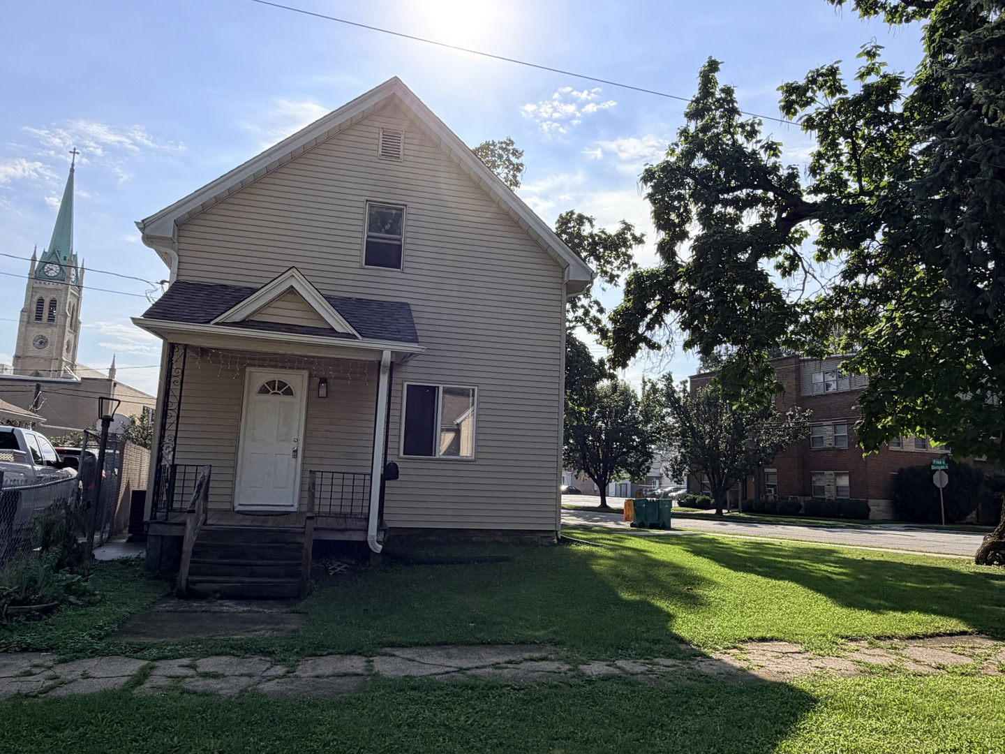 400 Summit Street Property Photo 2