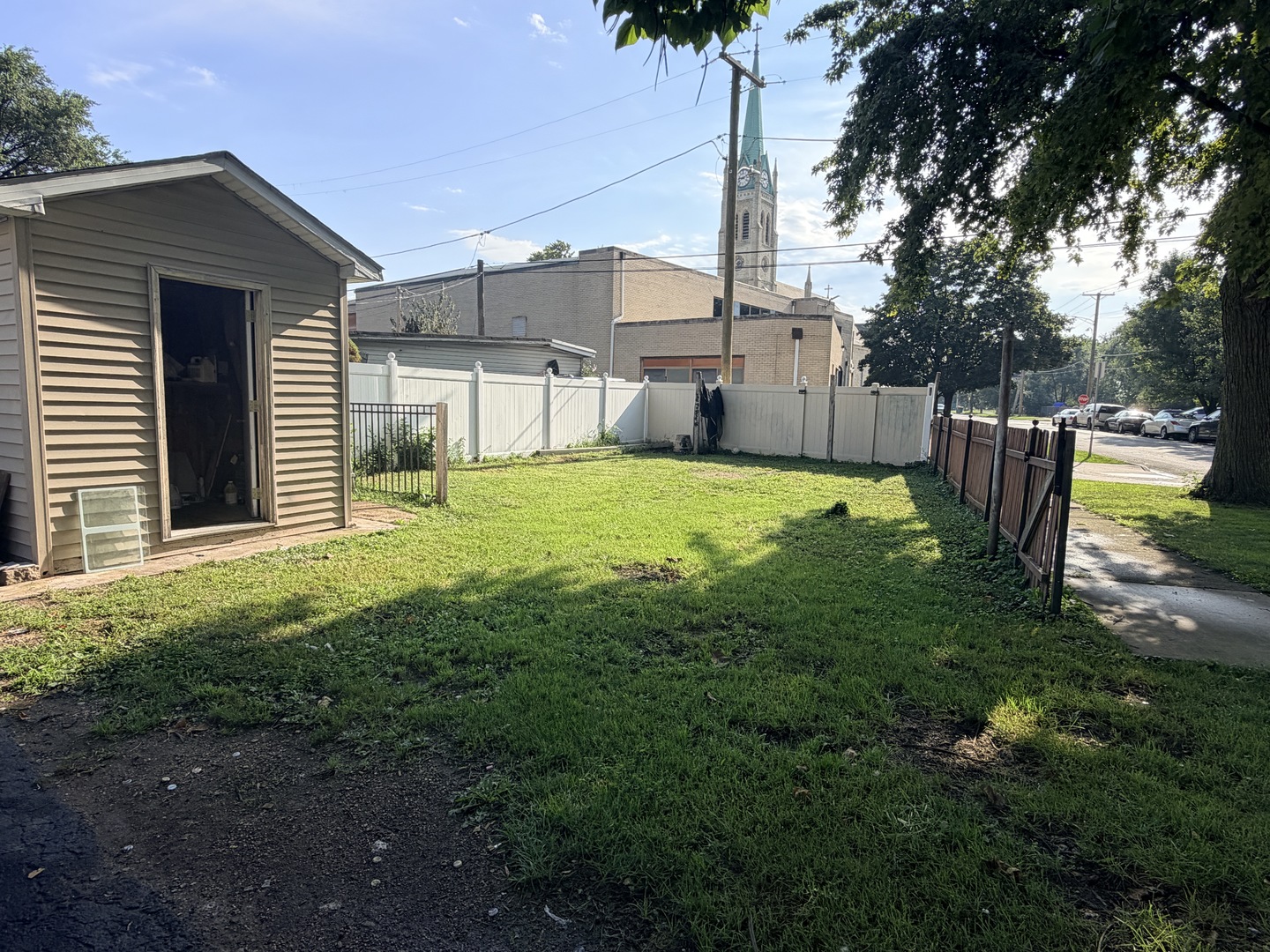 400 Summit Street Property Photo 4