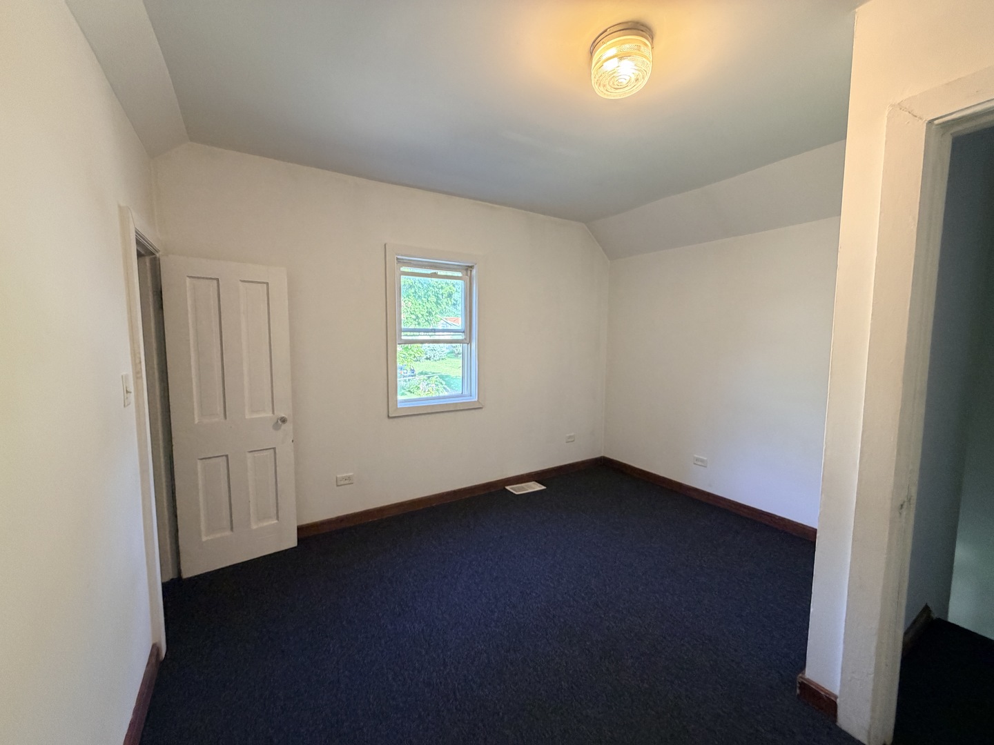 400 Summit Street Property Photo 13