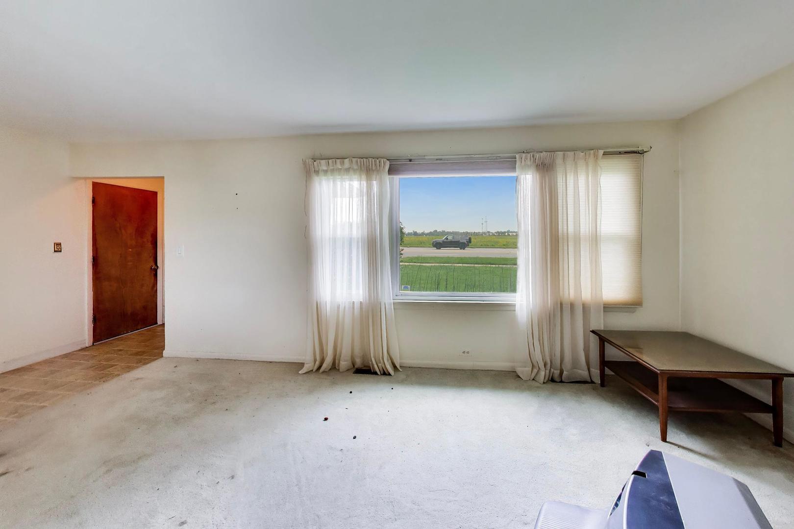 2331 Dundee Road Property Photo 6