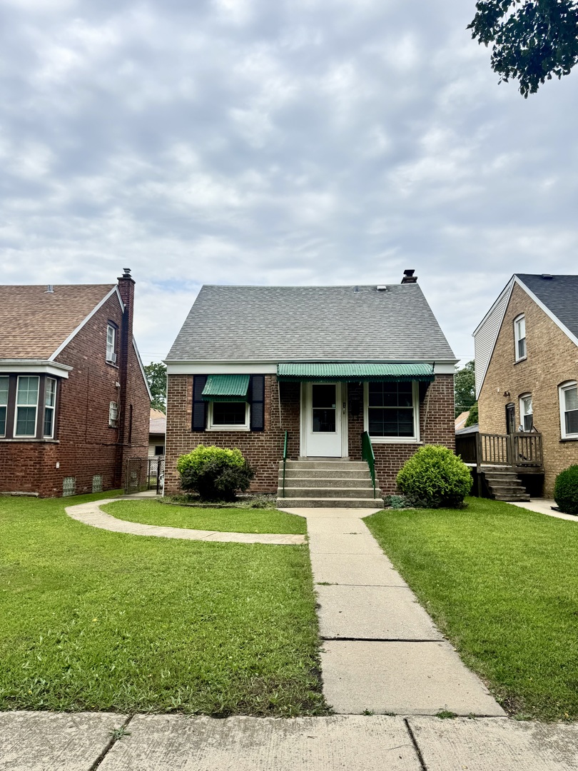 11312 S Avenue G Property Photo 1