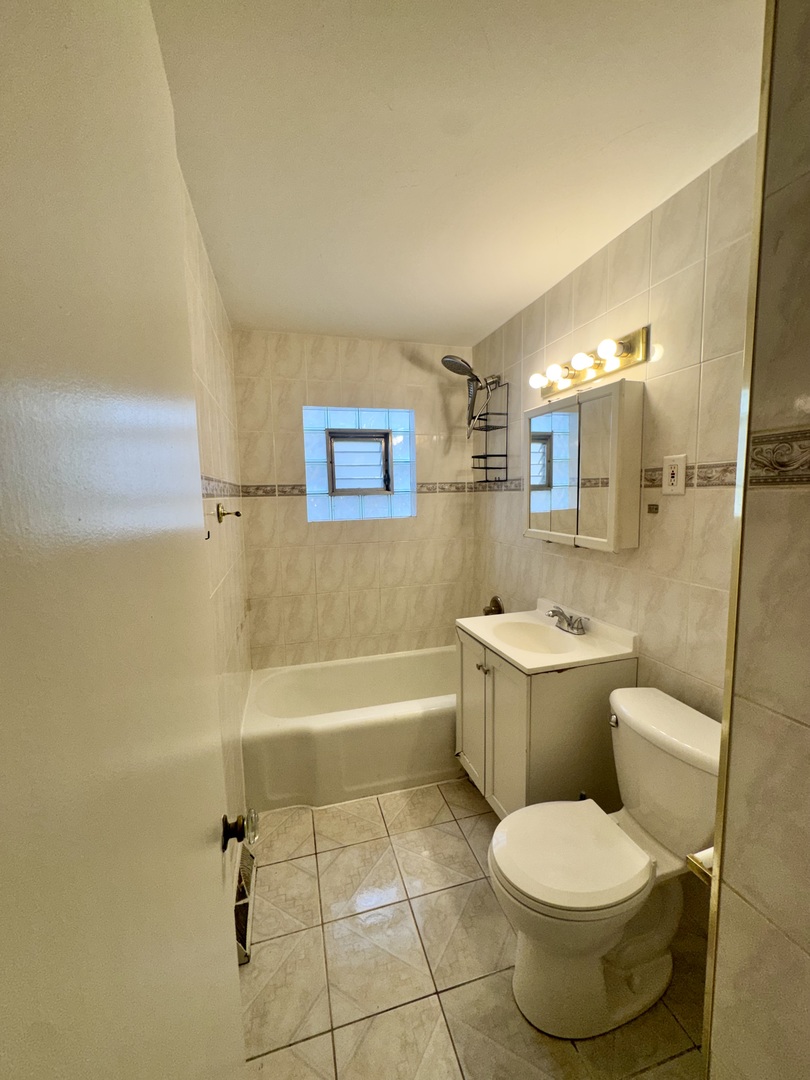 11312 S Avenue G Property Photo 8