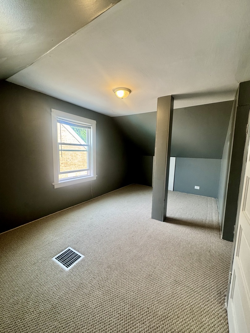 11312 S Avenue G Property Photo 9