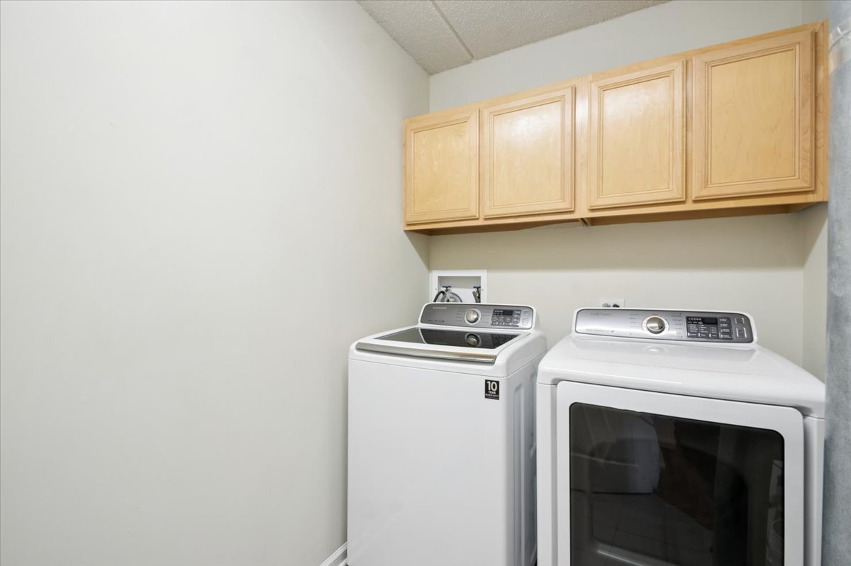 5555 N Cumberland Avenue 710 Property Photo 14
