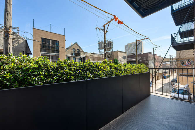 1257 N Ashland Avenue 402 Property Photo 24