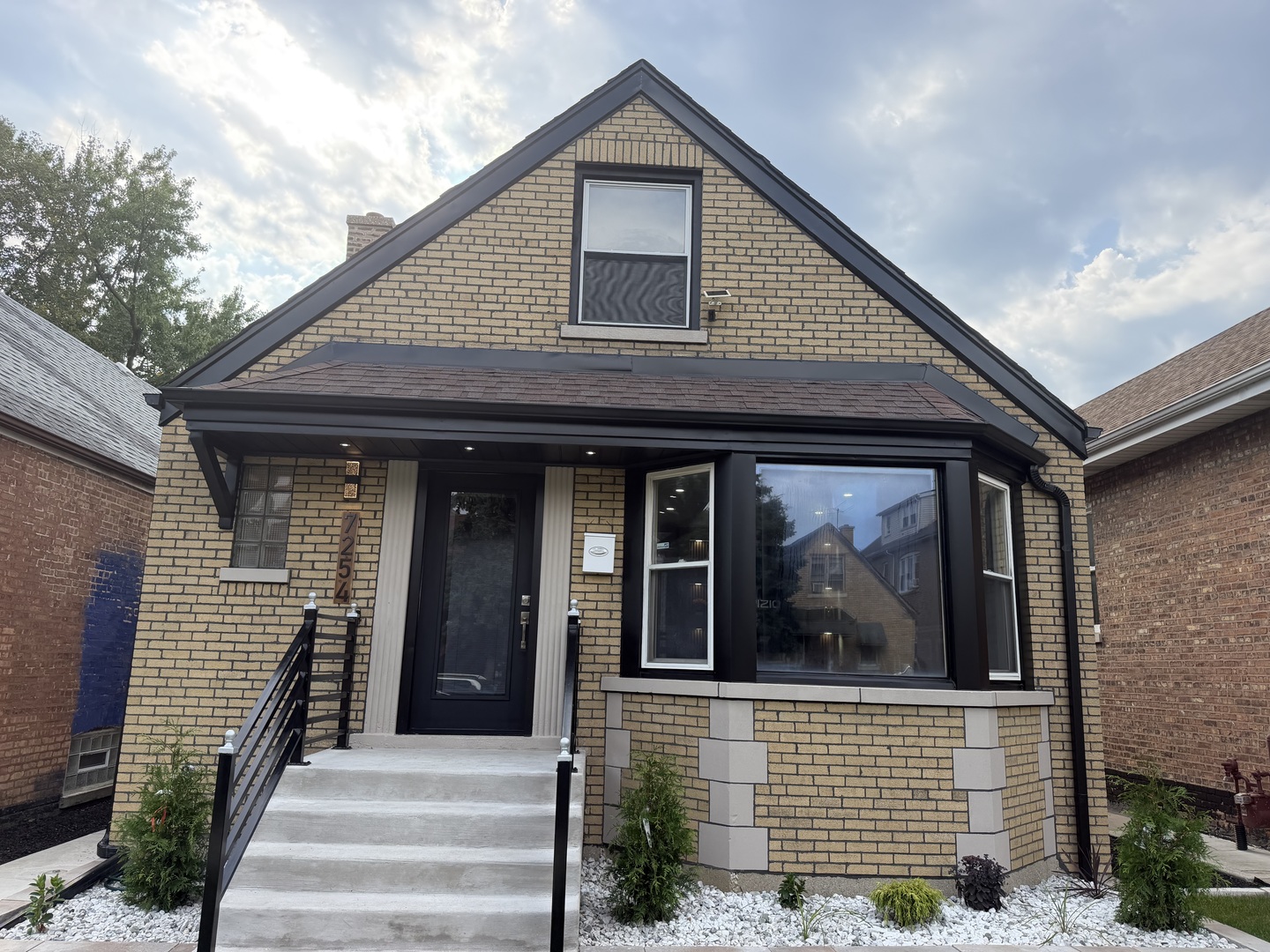 7254 S Talman Avenue Property Photo 1