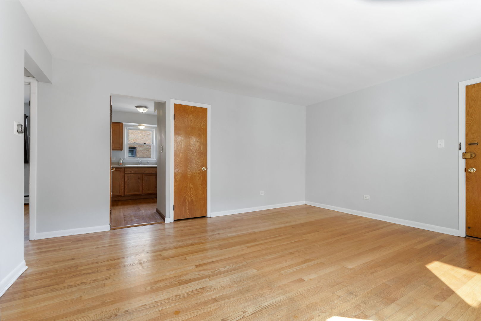 1539 Harlem Avenue 2w Property Photo 3