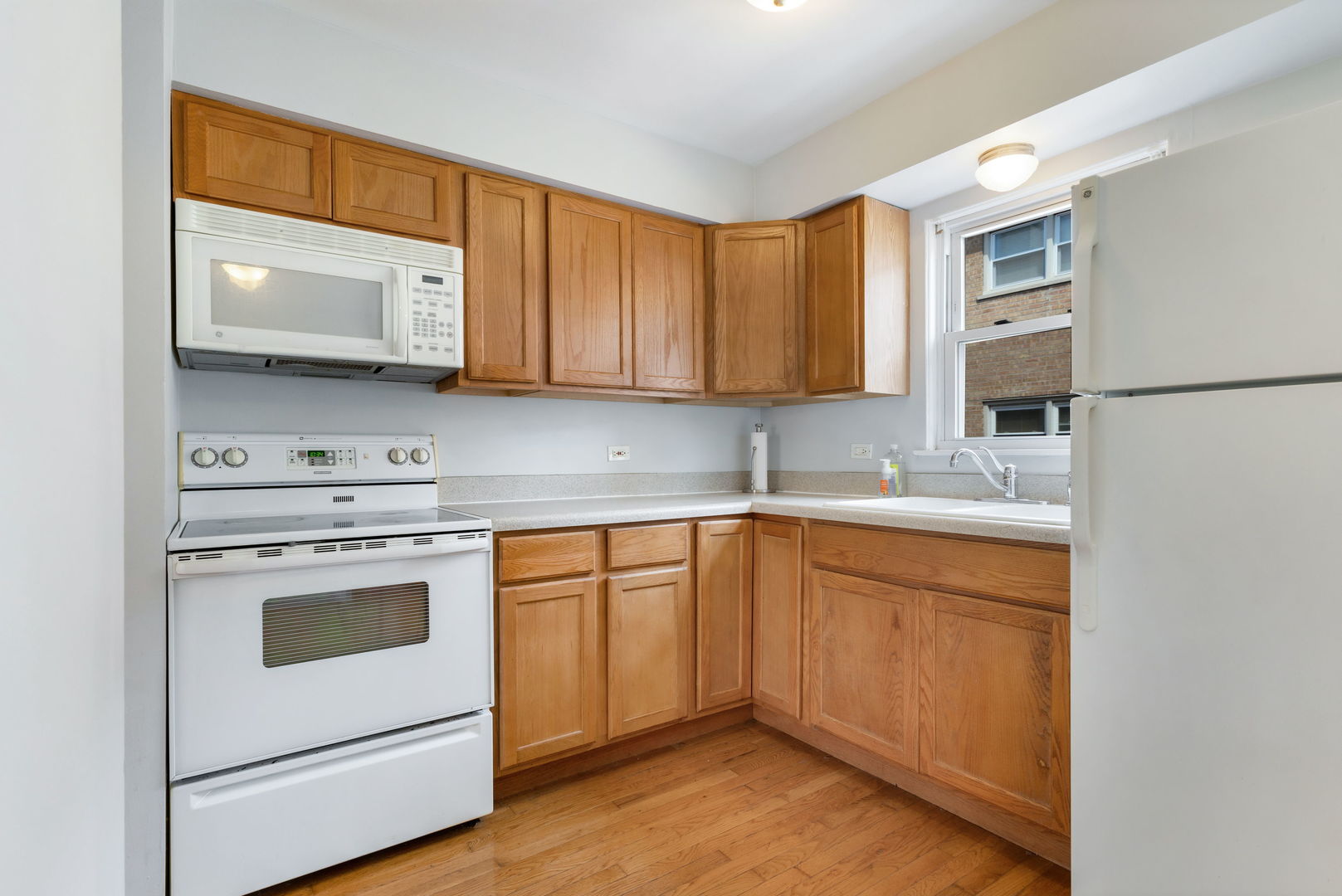 1539 Harlem Avenue 2w Property Photo 4