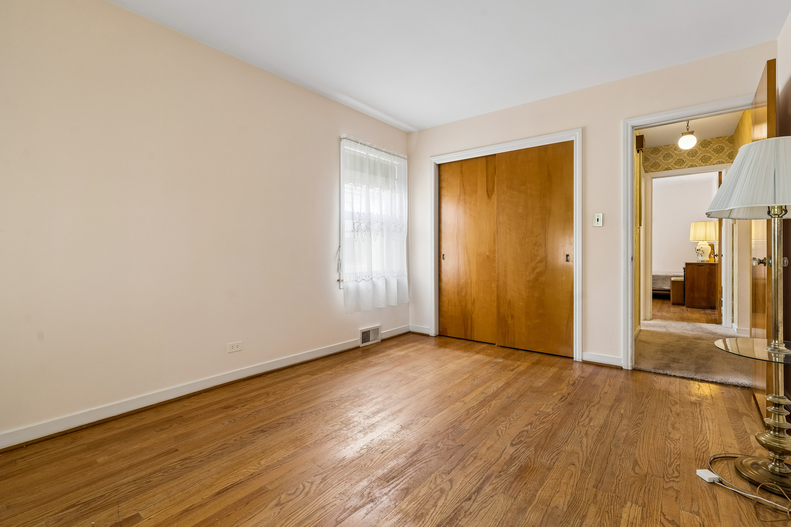 5618 N Kenneth Avenue Property Photo 11