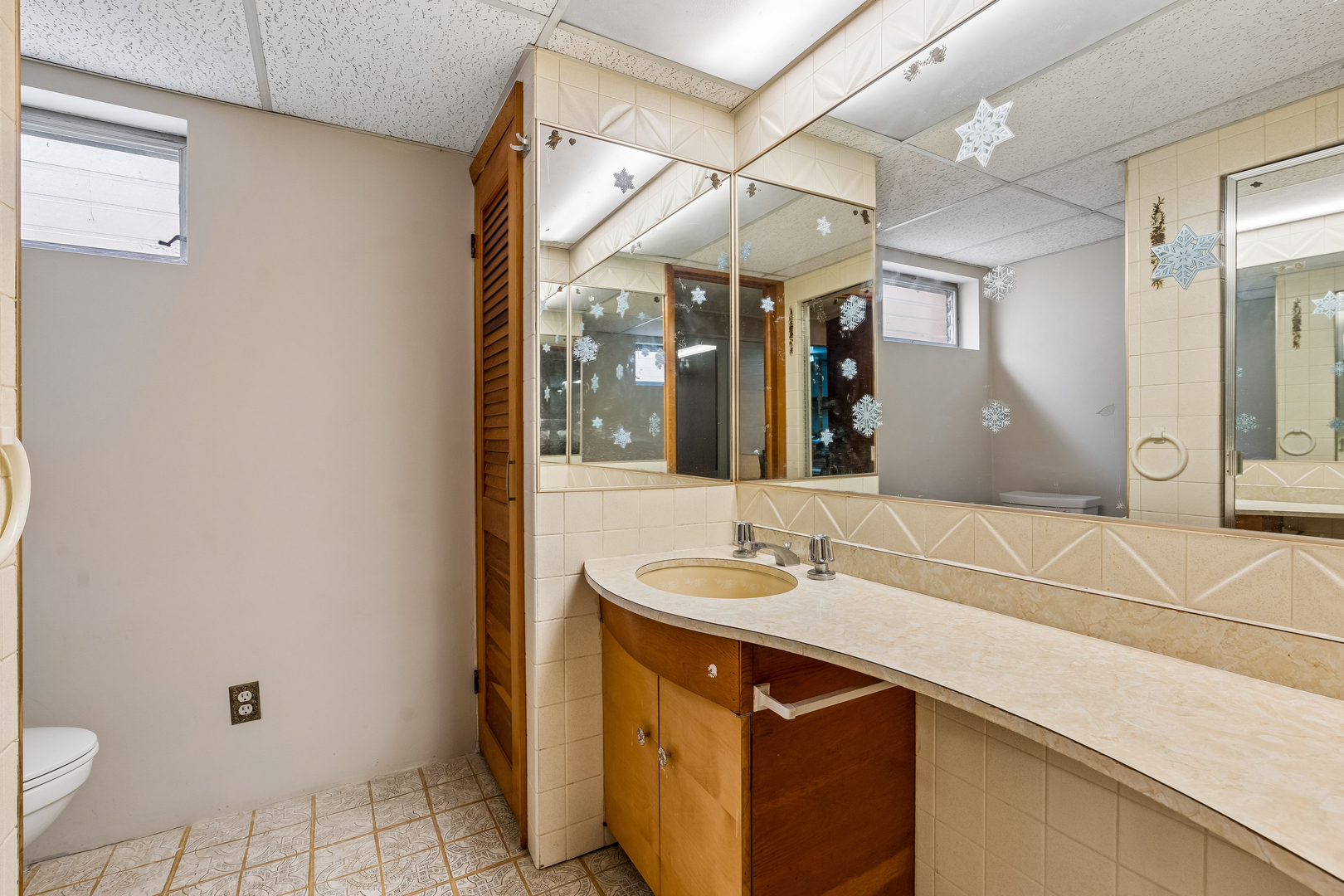 5618 N Kenneth Avenue Property Photo 18