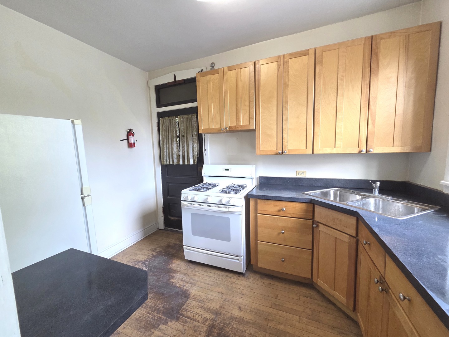 5551 S Kimbark Avenue 8 Property Photo 13