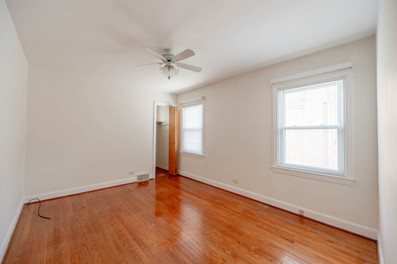 10221 S Trumbull Avenue Property Photo 7